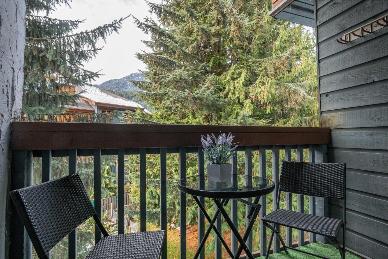 Updated Whistler Creek Studio With Parking Exterior photo